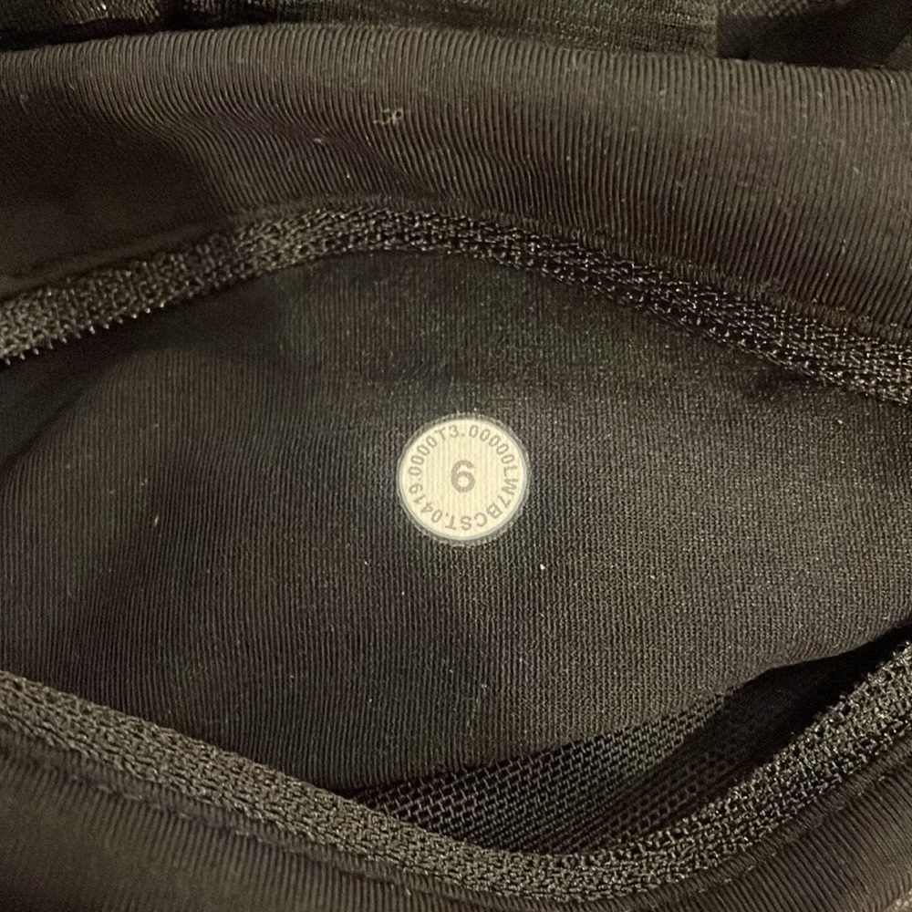 Lululemon Speed Up Mid Rise Short - Picture 3 of 3